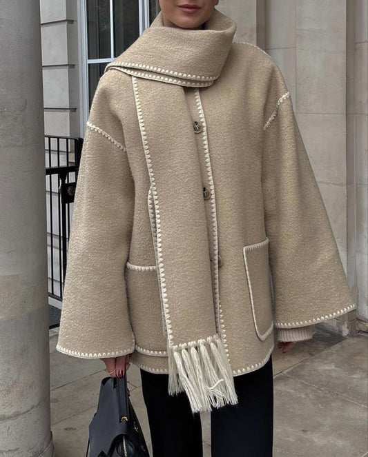 Veste en Laine avec écharpe brodée